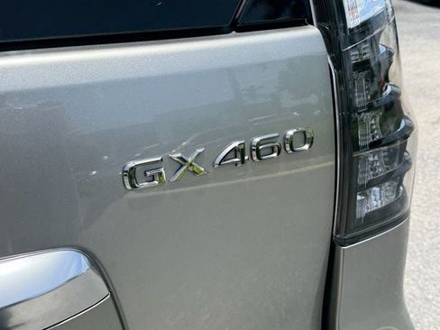 Used 2023 Lexus GX 460 Premium w/ Accessory Package AWD/4WD image 14