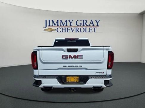 Used 2024 GMC Sierra 1500 AT4 w/ Technology Package AWD/4WD image 4