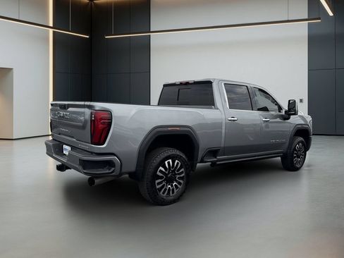 Used 2025 GMC Sierra 2500 Denali Ultimate AWD/4WD image 6