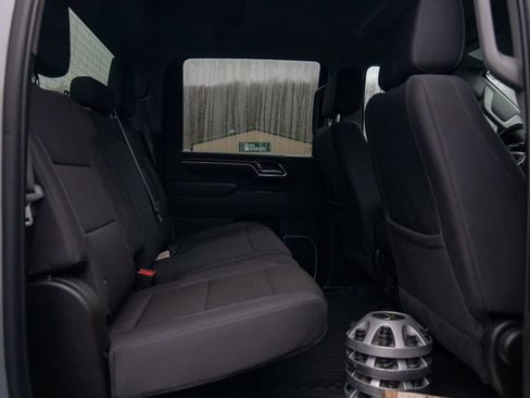 Used 2025 Chevrolet Silverado 2500 LT w/ Convenience Package image 16