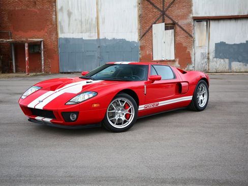 Used 2005 Ford GT image 17