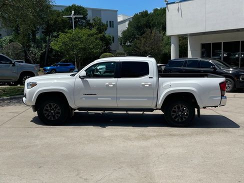 Used 2023 Toyota Tacoma SR5 RWD image 3