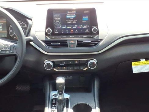 Used 2025 Nissan Altima 2.5 S image 14