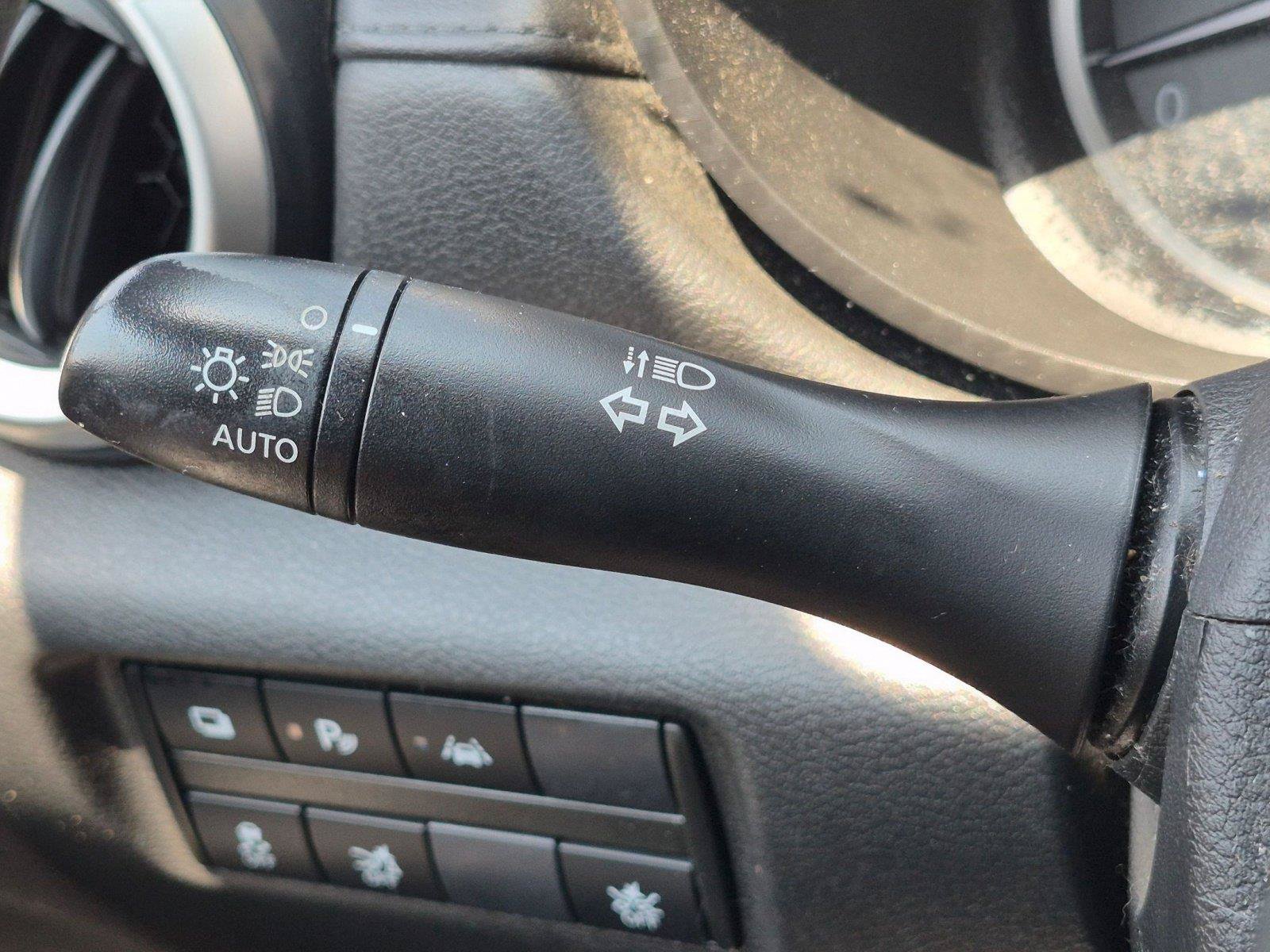 Used 2020 Nissan Versa S FWD image 25