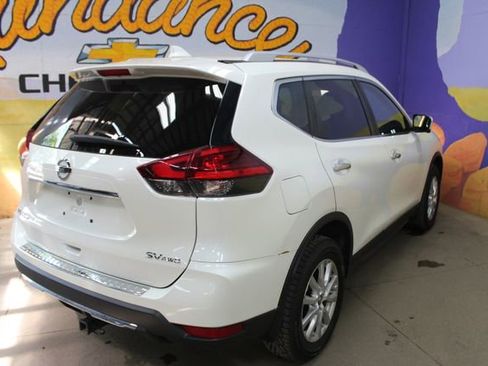 Used 2017 Nissan Rogue SV AWD/4WD image 8