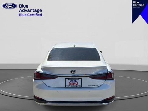 Used 2021 Lexus ES 300h w/ Luxury Package FWD image 6