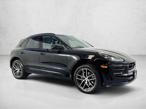 Certified 2026 Porsche Macan AWD/4WD image 7