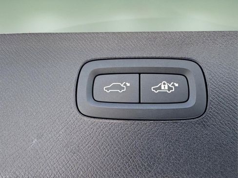Used 2024 Volvo XC90 B6 Ultimate AWD/4WD image 13