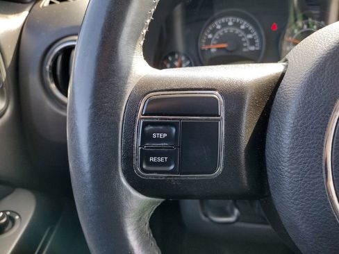 Used 2017 Jeep Patriot High Altitude image 21