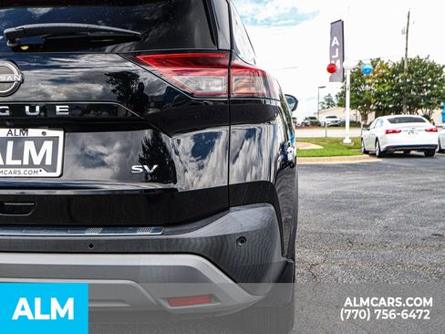 Used 2023 Nissan Rogue SV image 17