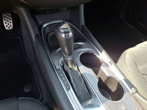 Used 2016 Chevrolet Malibu LT image 9