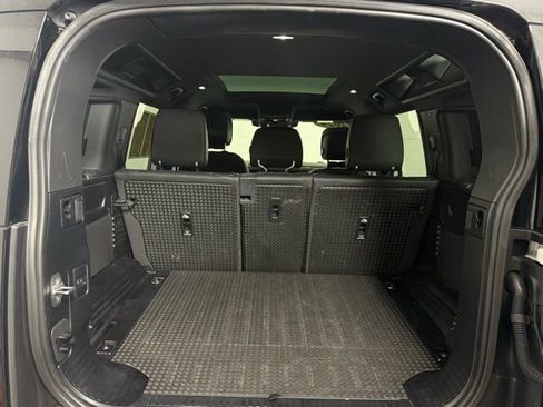 Certified 2024 Land Rover Defender 110 X-Dynamic SE image 19