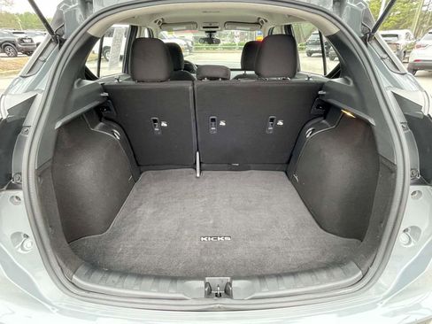 Used 2024 Nissan Kicks SV image 10