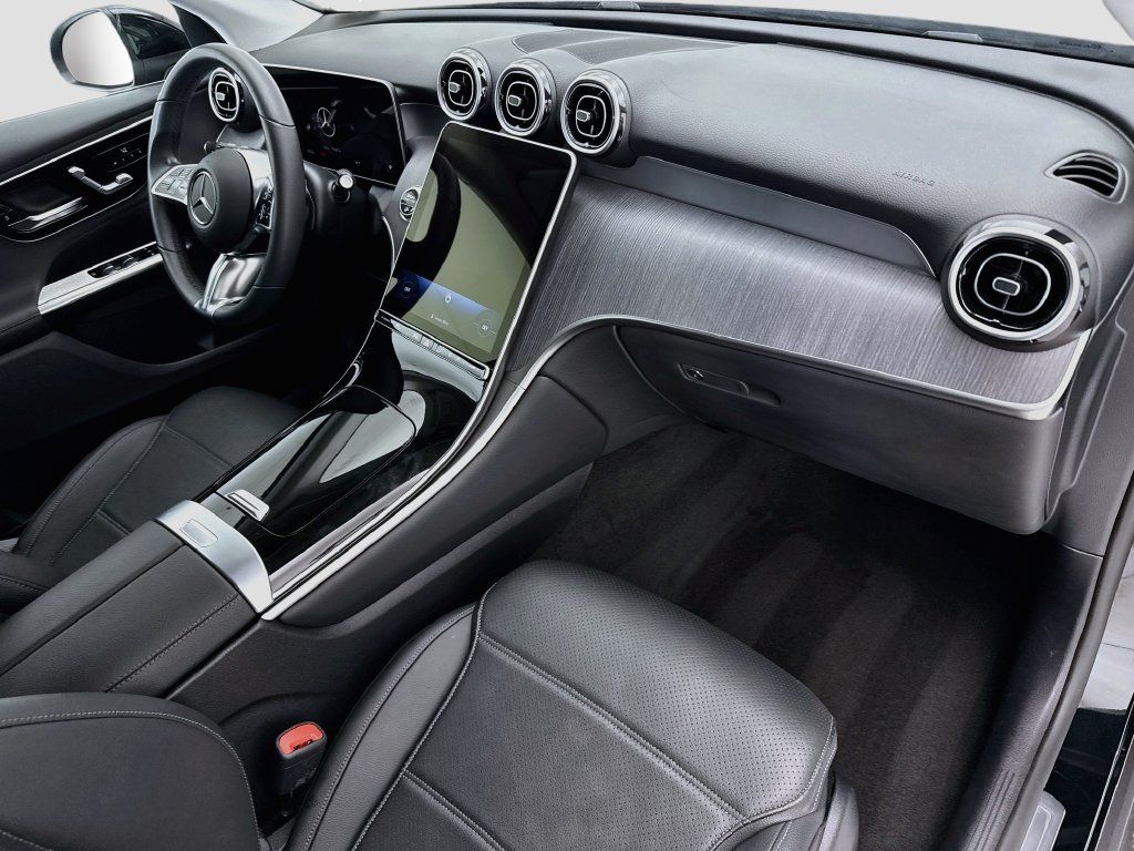 Used 2026 Mercedes-Benz GLC 300 image 15
