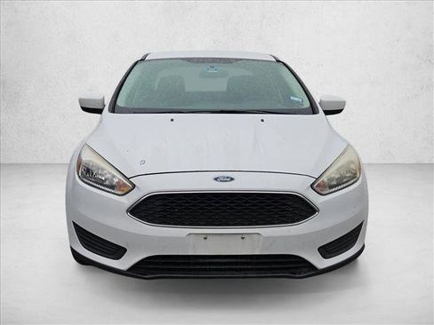 Used 2018 Ford Focus SE image 2
