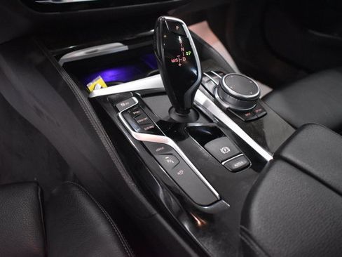 Used 2018 BMW 530e xDrive AWD/4WD image 13