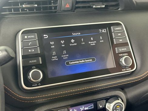 Used 2019 Nissan Kicks SR w/ SR Premium Package FWD image 25