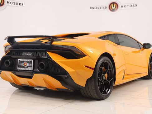 Used 2023 Lamborghini Huracan Tecnica image 3