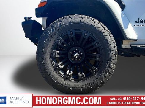 Used 2021 Jeep Gladiator Sport AWD/4WD image 35