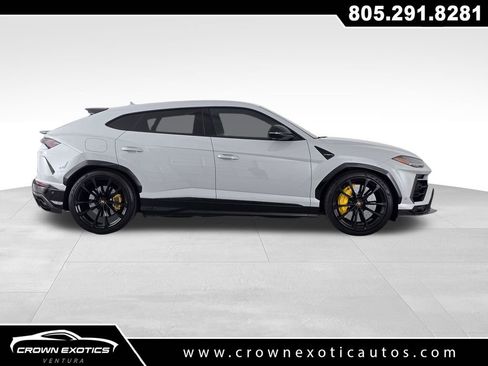 Used 2022 Lamborghini Urus AWD/4WD image 8