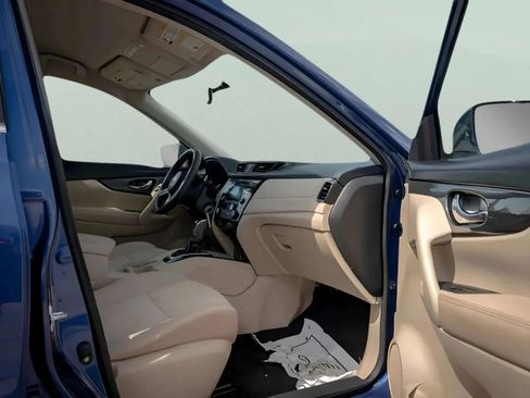 Used 2017 Nissan Rogue S image 17