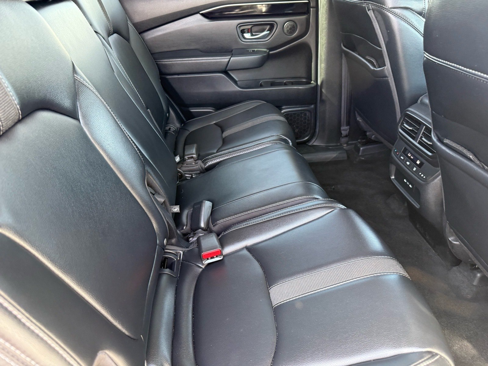 Used 2025 Honda Pilot EX-L image 29