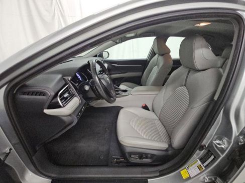 Used 2023 Toyota Camry SE FWD image 7