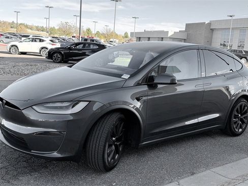 Used 2022 Tesla Model X image 4