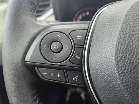 Used 2025 Toyota RAV4 XLE Premium image 33