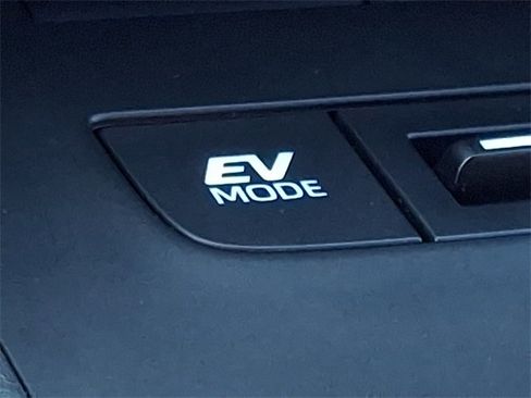 Certified 2024 Toyota Venza Limited image 24