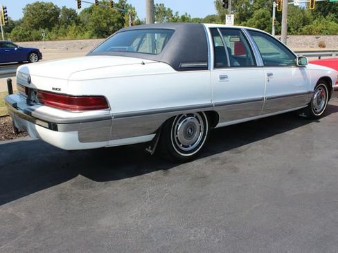 Used 1996 Buick Roadmaster Limited RWD image 6