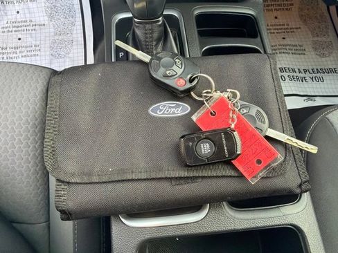 Used 2018 Ford Escape SE w/ Ford Safe & Smart Package AWD/4WD image 22