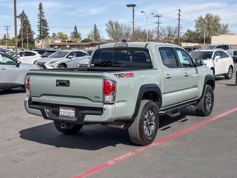 Used 2023 Toyota Tacoma TRD Off-Road w/ TRD Premium Off Road Package image 4