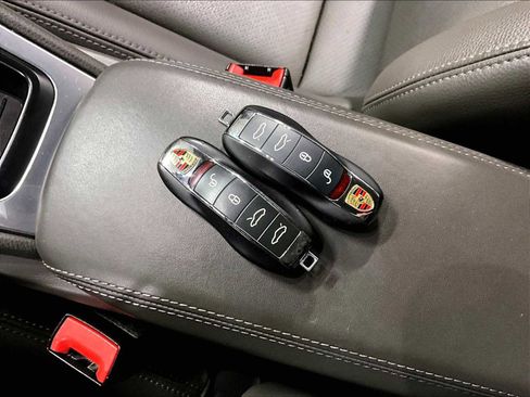 Used 2019 Porsche 718 Cayman image 33