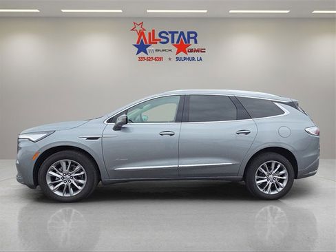 Used 2023 Buick Enclave Avenir w/ Avenir Technology Package image 4