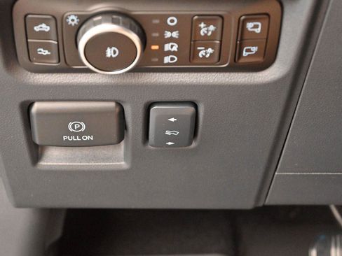 Used 2025 Ford F150 Raptor AWD/4WD image 38