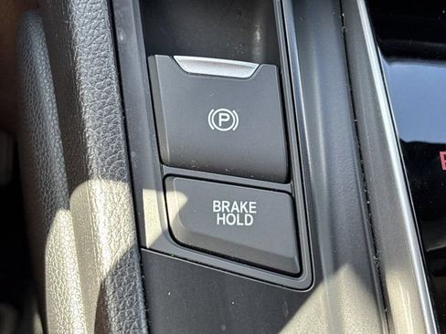 Used 2020 Honda CR-V Touring image 37