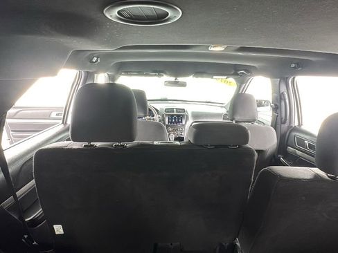 Used 2019 Ford Explorer XLT w/ Equipment Group 201A image 19