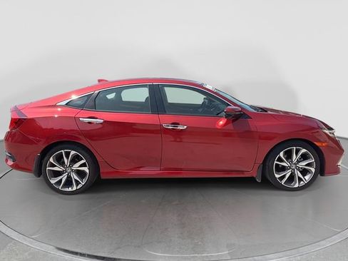 Used 2019 Honda Civic Touring image 2