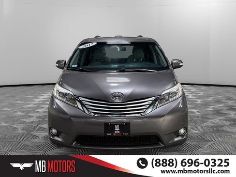 Used 2017 Toyota Sienna Limited AWD/4WD image 11