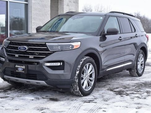 Used 2020 Ford Explorer XLT w/ Equipment Group 202A image 9