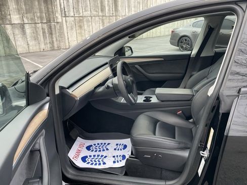 Used 2023 Tesla Model Y Long Range image 16