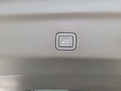 New 2026 Chevrolet Tahoe High Country w/ Sun And Tow Package image 9