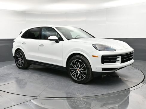 New 2026 Porsche Cayenne Base image 10