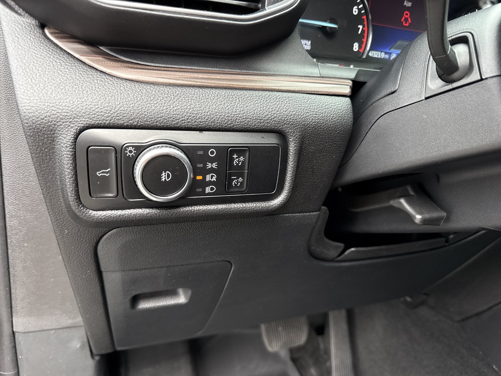 Used 2024 Ford Explorer Limited RWD image 19