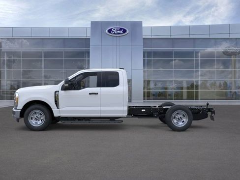 New 2026 Ford F350 XL w/ XL Chrome Package image 3