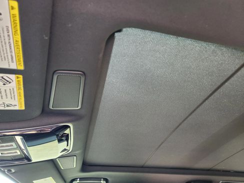 Used 2020 Land Rover Range Rover HSE image 25