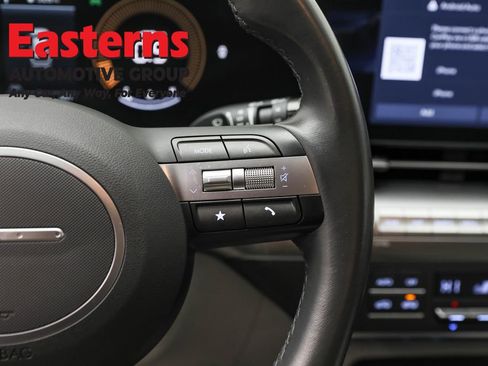 Used 2024 Hyundai Kona SEL image 16