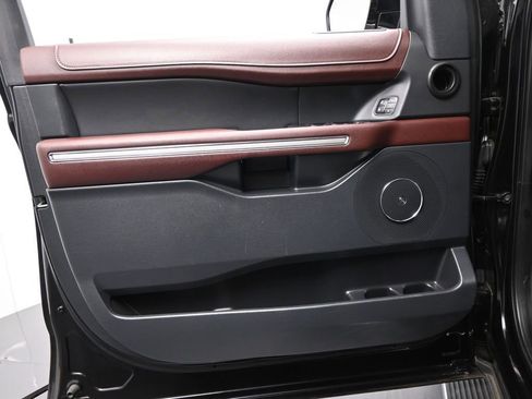 Used 2022 Ford Expedition Limited image 10