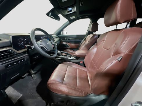 Used 2024 Kia Telluride SX image 16